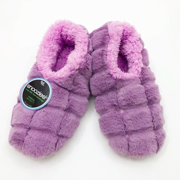 NWT Snoozies Women's Ok to Be Square Lilac Slippers Medium 7/8 - Picture 1 of 6